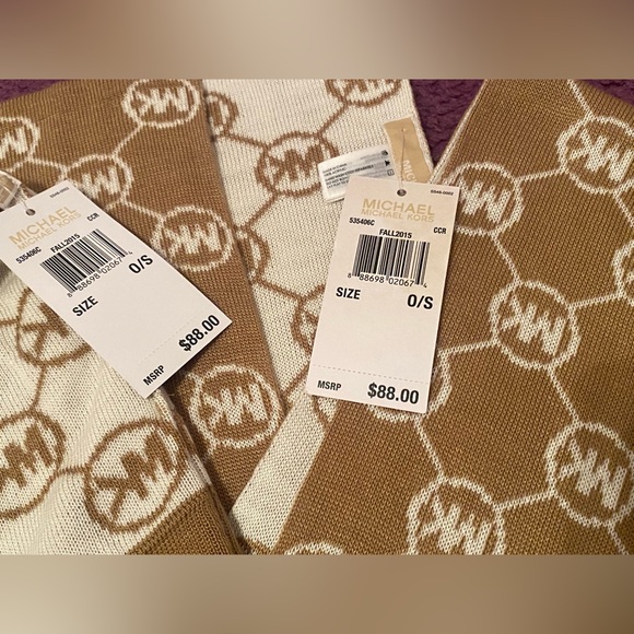 NWT Michael Kors scarf & hat in size 0/S - Picture 4 of 10